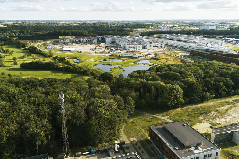 Hospital in green surroundings